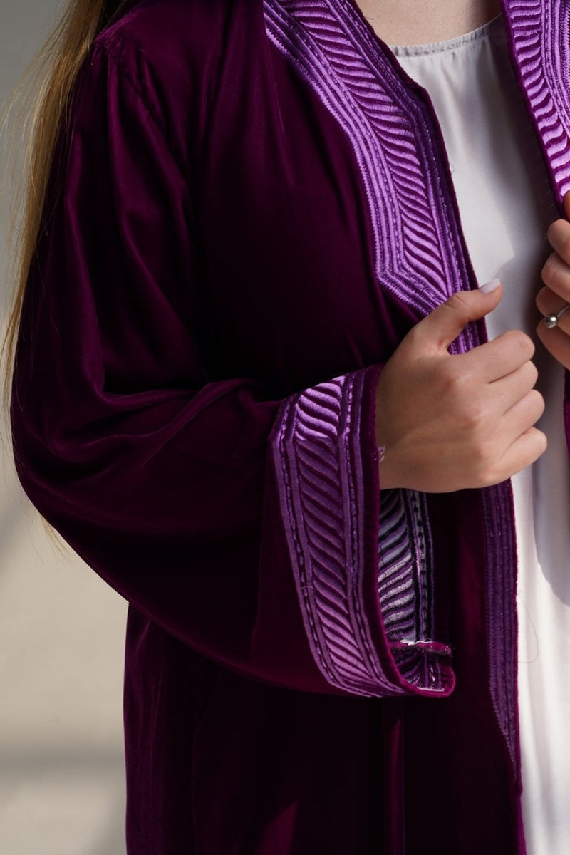 Quels motifs sont tendance sur les Abayas cette année?